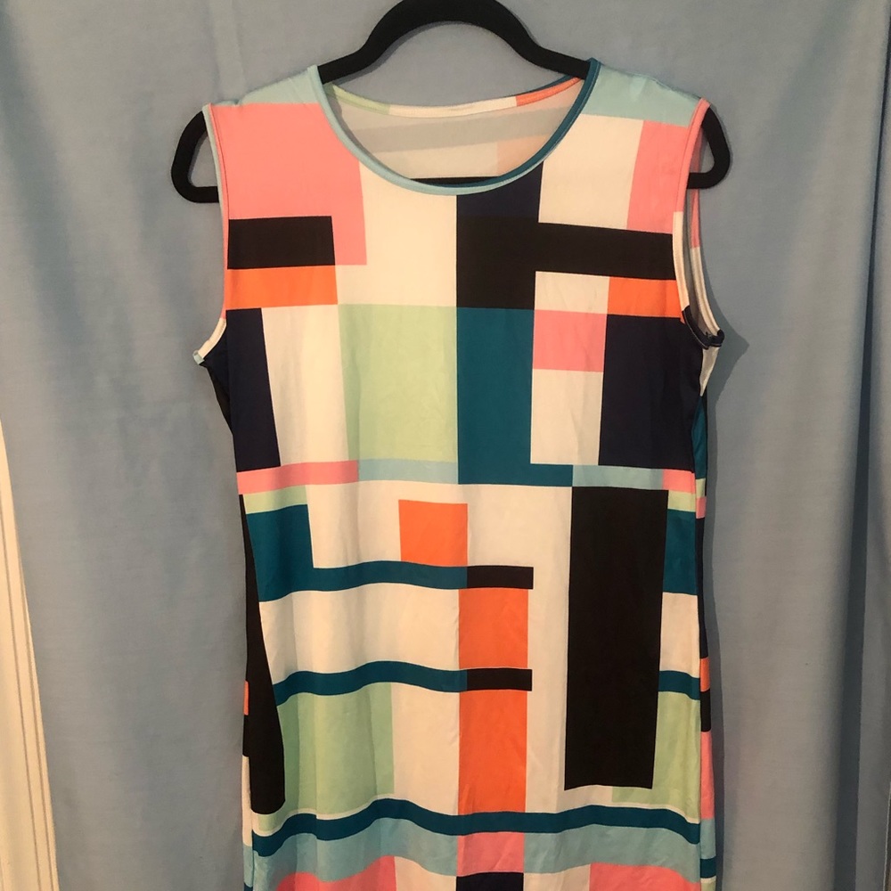 Sleeveless, summer dress, lightweight Multi colored pattern Size Medium